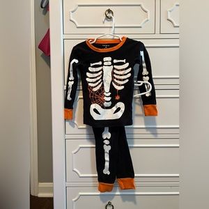 3T Carter’s Halloween skeleton pajamas
